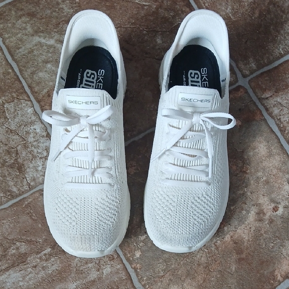 Skechers Shoes - Skechers Slip-ins Air Cooled Memory Foam White Knit Sneakers Size 5.5